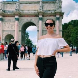 Meet your Posher, Ariella